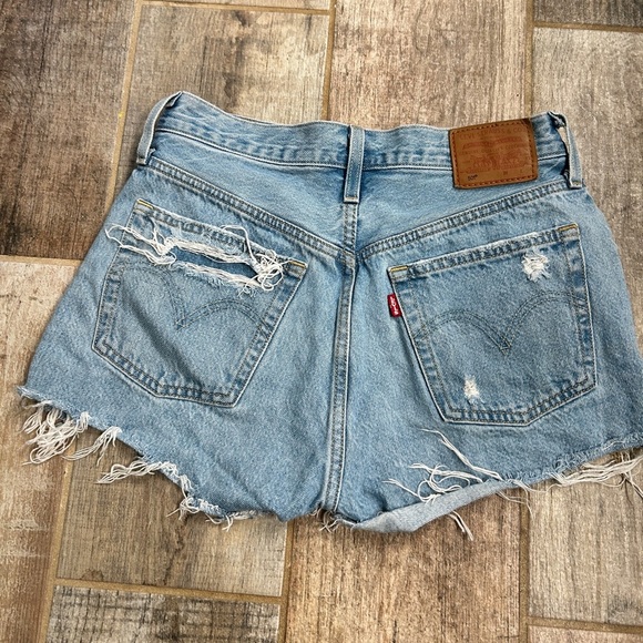 Levi's 501 Premium Quality High Rise Capital E High-Rise Distressed Denim Shorts - Picture 3 of 8